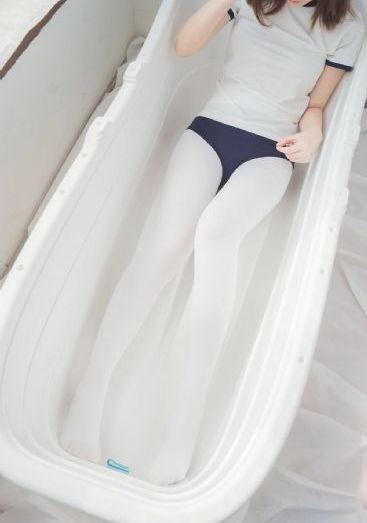 欧美男泳装模特大赛_蓝光电影免费在线