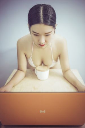 欧美美女健身励志视频_日韩成人在线
