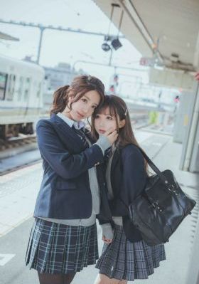 欧美男生头像黑白西装_4K日韩免费观看